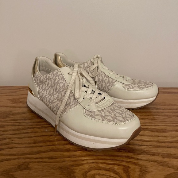 Michael Kors Monique Sneakers - Picture 5 of 6